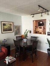 2619 W Agatite Ave, Unit 3C in Chicago, IL - Foto de edificio - Building Photo