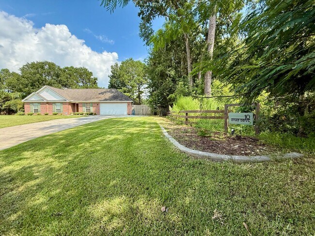 10 Ryan Dr in Richmond Hill, GA - Building Photo - Building Photo