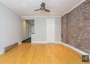 Bedford Street in New York, NY - Building Photo - Building Photo