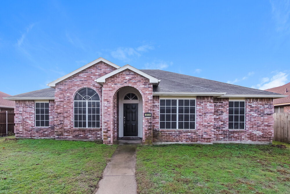 810 Lovern St in Cedar Hill, TX - Building Photo