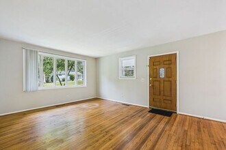 2521 Westmoreland Dr in Greensboro, NC - Building Photo - Building Photo