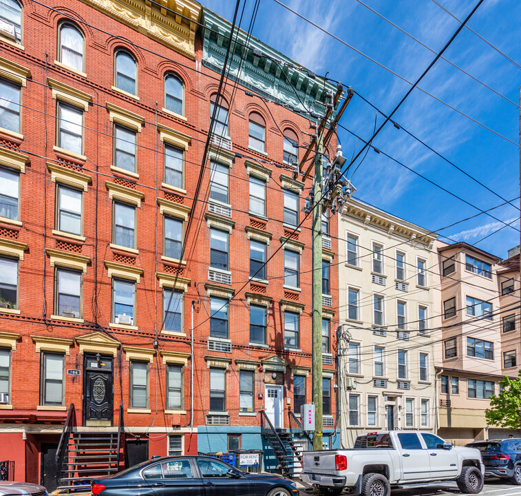 308 Madison St in Hoboken, NJ - Building Photo