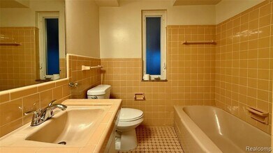 21781 Stratford St in Oak Park, MI - Foto de edificio - Building Photo