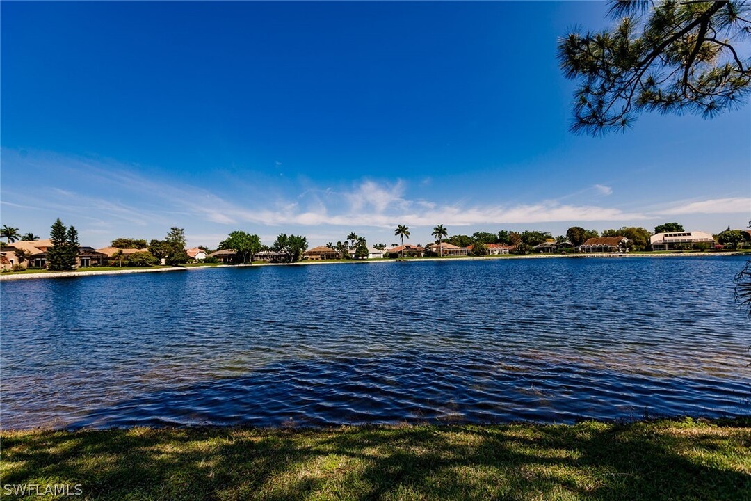 618 Lambton Ln in Naples, FL - Foto de edificio