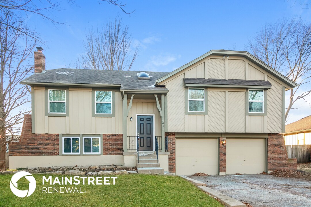 206 N Huntsman Blvd in Raymore, MO - Building Photo