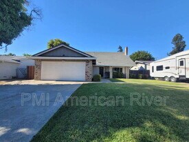 8924 Sutters Gold Dr in Sacramento, CA - Building Photo