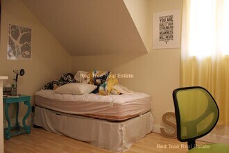 10 Strathmore Rd, Unit B in Brookline, MA - Building Photo - Building Photo