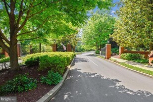 3927 Georgetown Ct NW in Washington, DC - Building Photo