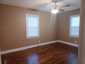 162 Fairburn Rd SW, Unit Left unit in Atlanta, GA - Building Photo - Building Photo