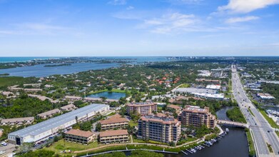 1921 Monte Carlo Dr in Sarasota, FL - Foto de edificio - Building Photo