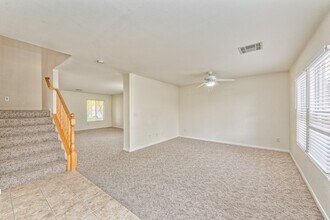 508 Lacabana Beach Dr in Las Vegas, NV - Building Photo - Building Photo