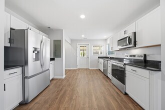 538 Rowe Dr in Newton, NC - Building Photo - Building Photo