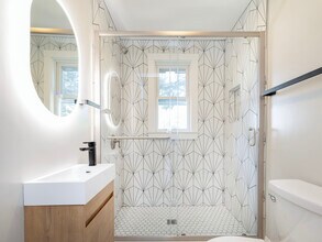 57 Hawthorne St, Unit 2 in Somerville, MA - Foto de edificio - Building Photo