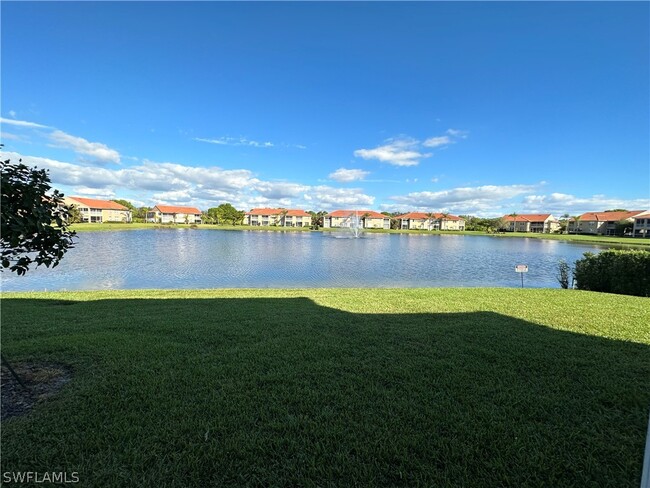 6670 Huntington Lakes Cir