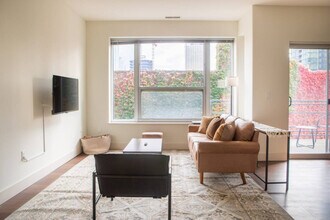 1040 N Cass St in Milwaukee, WI - Building Photo - Building Photo