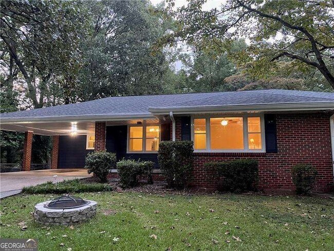 4388 Briarcliff Rd NE in Atlanta, GA - Foto de edificio - Building Photo