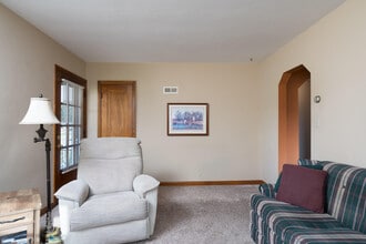 2411 W Mill Rd in Glendale, WI - Building Photo - Building Photo