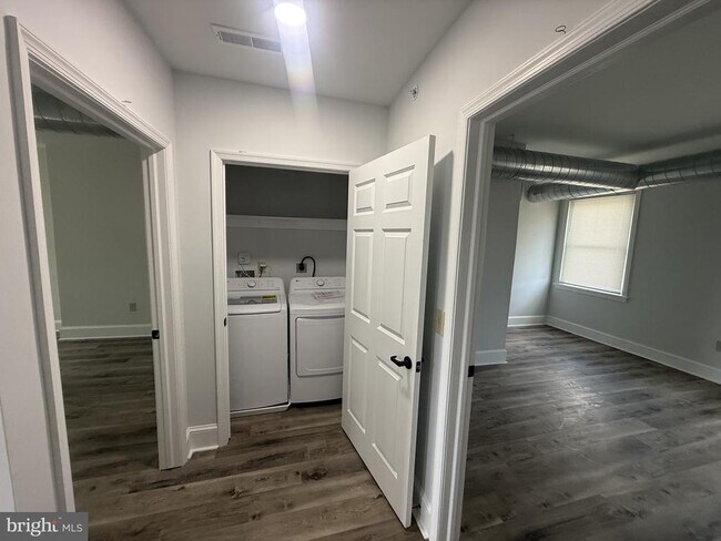 2513 Frankford Ave in Philadelphia, PA - Building Photo - Building Photo