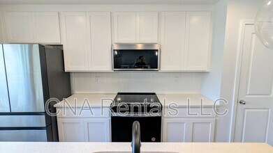 2367 Summit Ave NW in Atlanta, GA - Building Photo - Building Photo