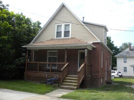 802 Rogers St in Columbia, MO - Building Photo