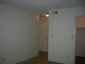 310 Tradewinds Dr in San Jose, CA - Building Photo - Building Photo