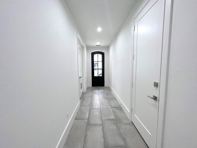 2122 Blalock Rd in Houston, TX - Building Photo - Building Photo