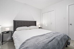 2225 W 8th Ave, Unit SI ID1051899P in Vancouver, BC - Building Photo