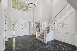 24790 SW Big Fir Rd in West Linn, OR - Building Photo - Building Photo