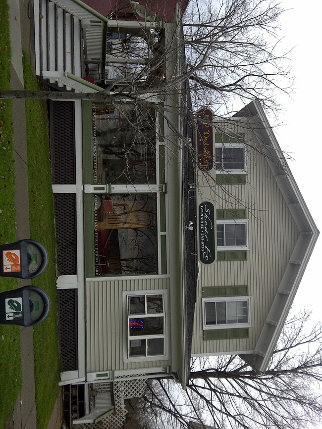 127 Main St, Unit 1 in Geneseo, NY - Building Photo - Building Photo