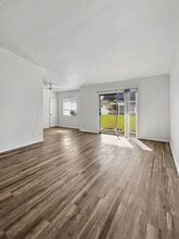 1245 Brockton Properties LLC in Los Angeles, CA - Foto de edificio - Interior Photo