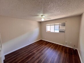 200 E Park St in Carson City, NV - Foto de edificio - Building Photo