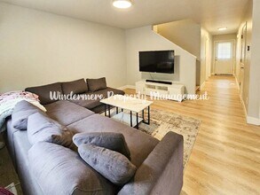 2715 Maryland Way E in Port Orchard, WA - Building Photo - Building Photo