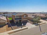 7874 Enchanted Cir Dr in El Paso, TX - Foto de edificio - Building Photo