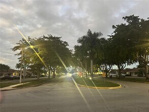 5482 Lakewood Cir S in Margate, FL - Foto de edificio - Building Photo