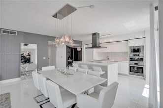 330 Sunny Isles Blvd, Unit # 5-908 in Sunny Isles Beach, FL - Building Photo - Building Photo
