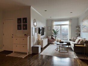 1319 N Bosworth Ave in Chicago, IL - Building Photo - Building Photo