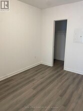 7439 Kingston Rd in Toronto, ON - Building Photo - Building Photo