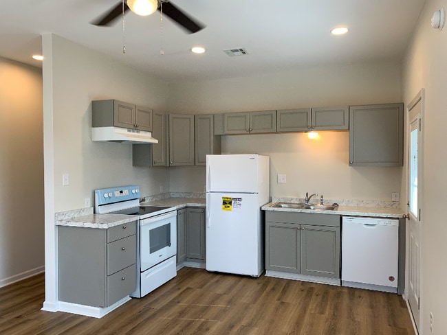 223 W 3rd St in Crowley, LA - Building Photo - Building Photo