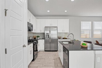 2404 Burberry Ln in Leander, TX - Building Photo - Building Photo