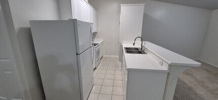 1861 Hopkins Dr in Tallahassee, FL - Building Photo - Building Photo