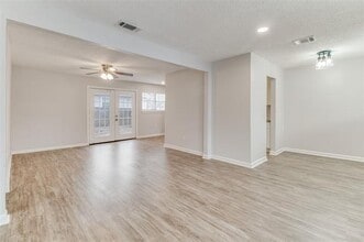 822 N Throckmorton St in Sherman, TX - Building Photo - Building Photo