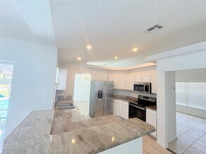 5647 Hamlin Close Rd in Davenport, FL - Building Photo - Building Photo