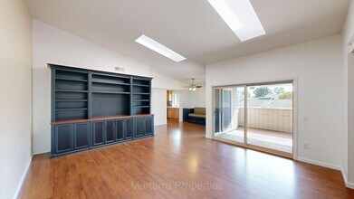 8866 Tulare Dr in Huntington Beach, CA - Building Photo - Building Photo