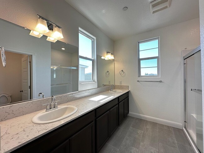 2458 Fidalgo Way in Merced, CA - Building Photo - Building Photo
