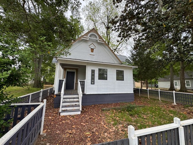 property at 172 Meadow St