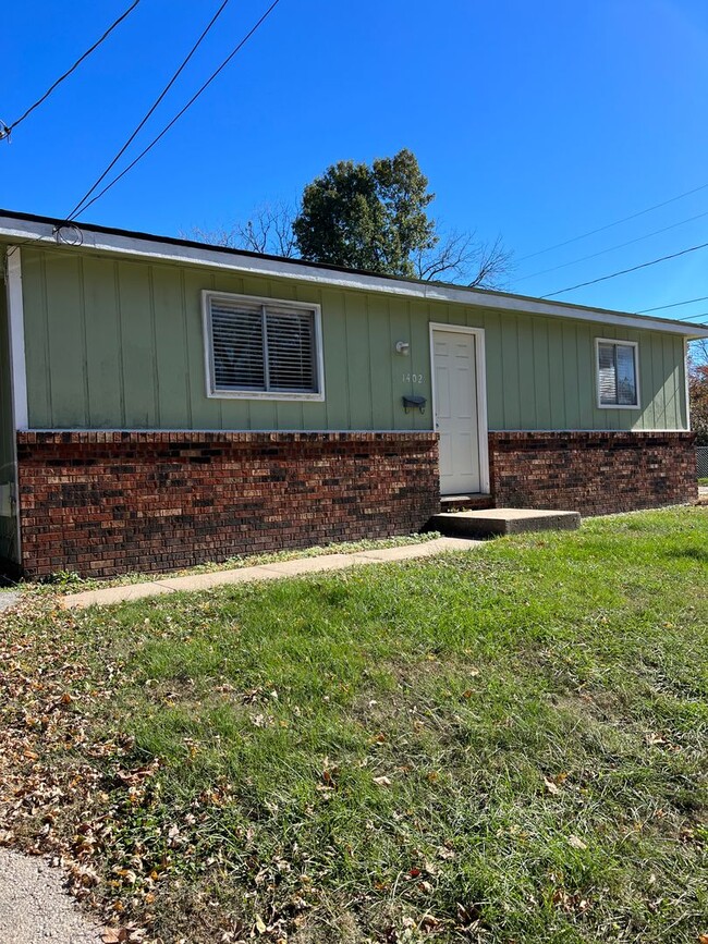 1402 E Commercial St in Springfield, MO - Building Photo - Building Photo