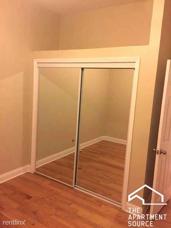 2124 N Milwaukee Ave in Chicago, IL - Building Photo - Building Photo