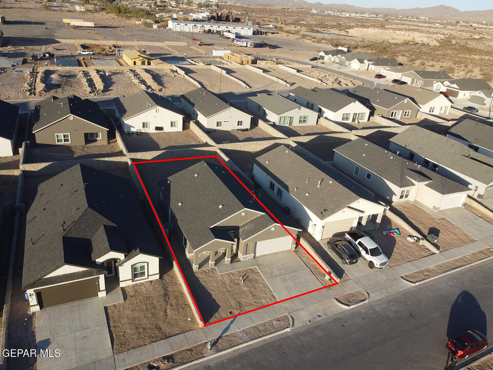 449 Josefa Cerezerez in Canutillo, TX - Building Photo