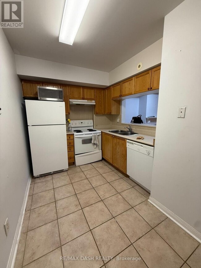 5 Everson Dr in Toronto, ON - Building Photo - Building Photo