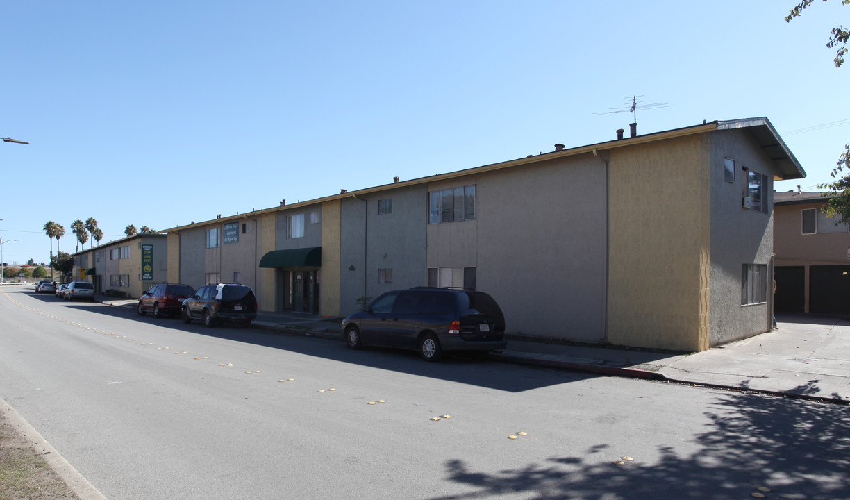 Atherton Apartments in Redwood City, CA - Building Photo